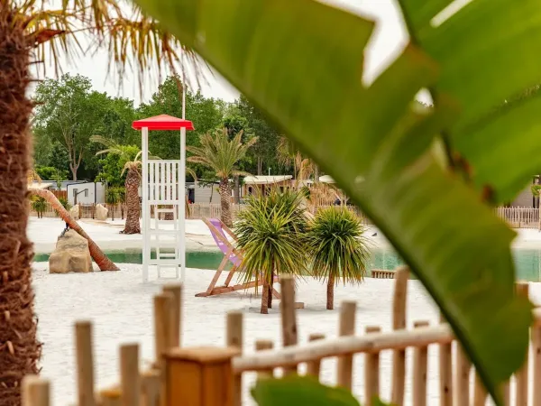 Nouvelle piscine lagon au camping Roan Domaine de la Yole.